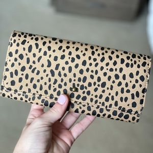 Universal thread leopard wallet